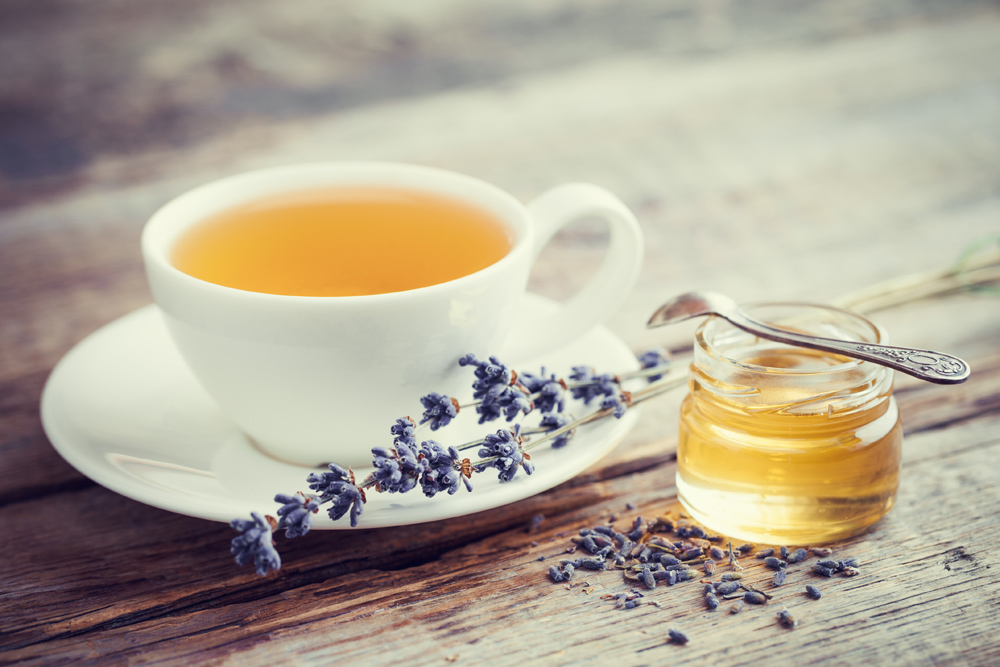 Los 8 mejores tés para dormir y disminuir la ansiedad