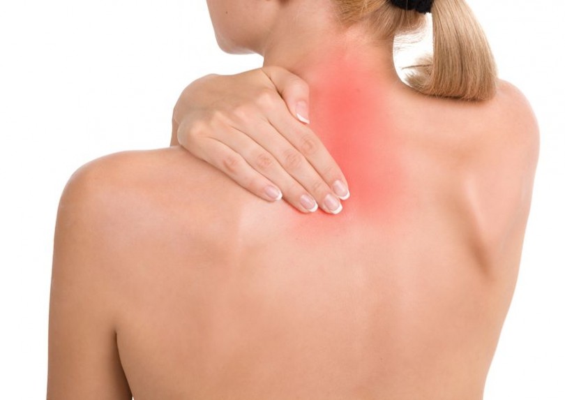 Como aliviar el dolor de cuello y hombros de manera natural