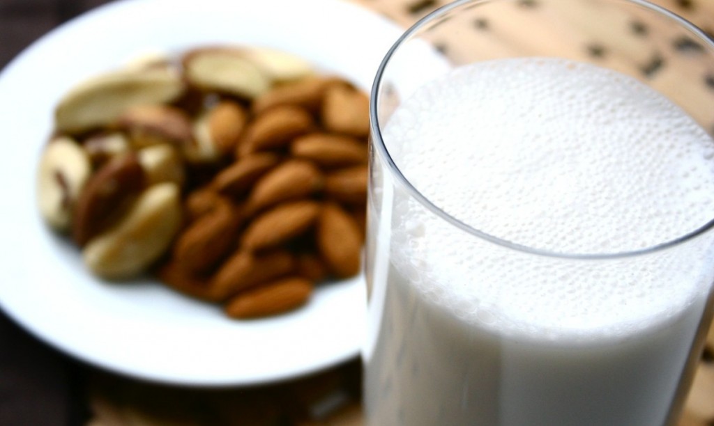 Los beneficios de la leche de almendra