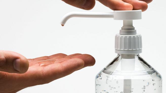 ¿Cómo hacer un gel desinfectante de manos natural?